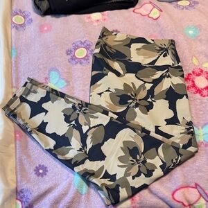 Neutral Floral Print Leggings